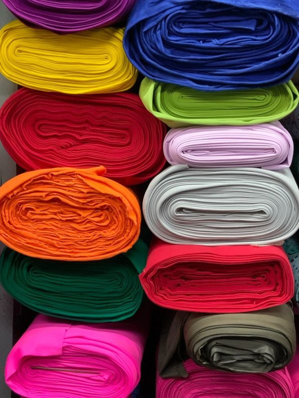 explora el arcoíris textil